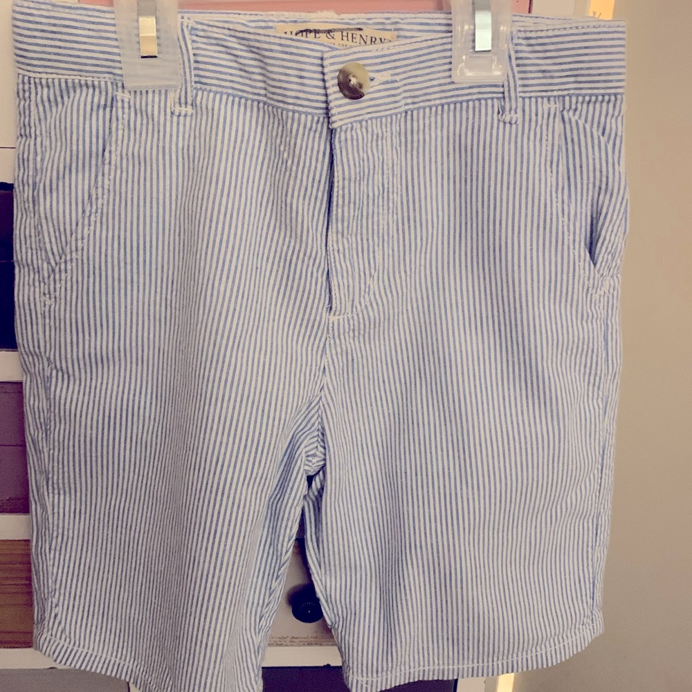 Blue and white gingham Hope an Henry boys shorts. Size 7.